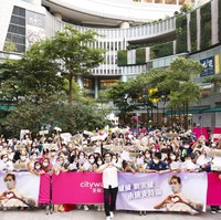 Tak butuh waktu lama untuk pria yang juga dijuluki idola tante-tante tersebut menjadi selebgram. Foto: Facebook Lau Song Wai