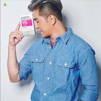 Bukan hanya karena penampilan, dikatakan jika popularitas Lau menurun setelah terungkap bermasalah karena banyak berutang hingga terlibat dalam organisasi kriminal juga pesta narkoba. Ia sendiri sudah berusaha mengklarifikasi tapi tidak terlalu membantu membuatnya naik daun kembali.Foto: Facebook Lau Song Wai