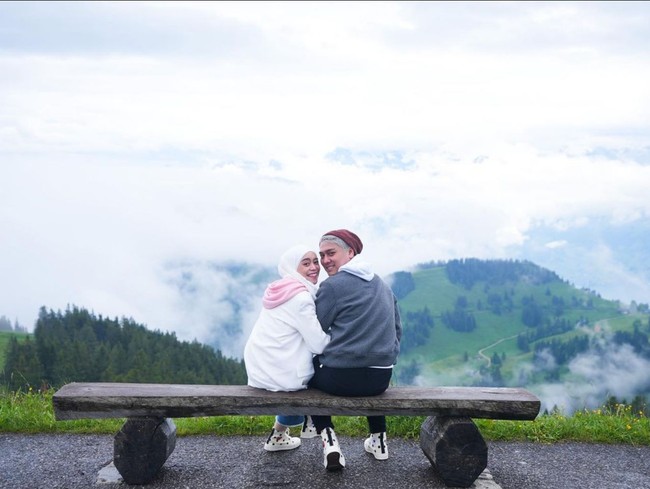 Laporan dugaan KDRT dilayangkan Lesti Kejora ke Polres Metro Jakarta Selatan, Rabu (28/9/2022) malam. Kasi Humas Polres Metro Jakarta Selatan AKP Nurma Dewi menyebut bahwa Lesti Kejora melaporkan suami yang telah melakukan kekerasan padanya. Foto: Instagram/@lestykejora