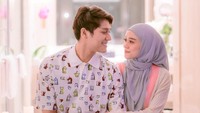 Terakhir, yang juga disebut bucin adalah Lesti Kejora yang memaafkan perlakuan kasar suaminya, Rizky Billar. Foto: Instagram @rizkybillar