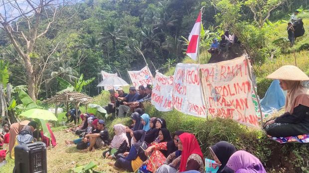 Masyarakat Terdampak Bendung Bener (Masterben) Purworejo gelar doa bersama dan syukuran lantaran Hakim Agung Sudrajat Dimyati dijerat KPK, Rabu (28/9/2022).