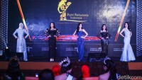 Sebanyak 30 finalis Putri Pariwisata Indonesia saling menunjukkan aksi serta kostum terbaiknya.