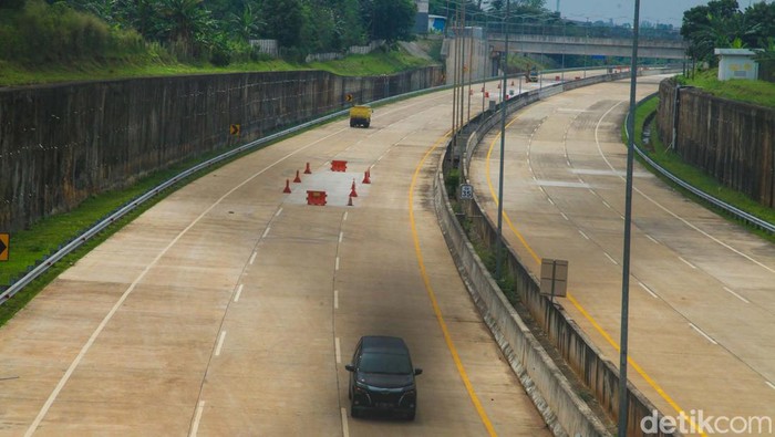 Menanti Tol Serpong-Cinere Tembus Sampai Jagorawi Pembangunan Tol Serpong-Cinere masih dalam tahap penyelesaian. Tol ini nantinya akan terhubung dengan ruas Tol Cinere-Jagorawi.