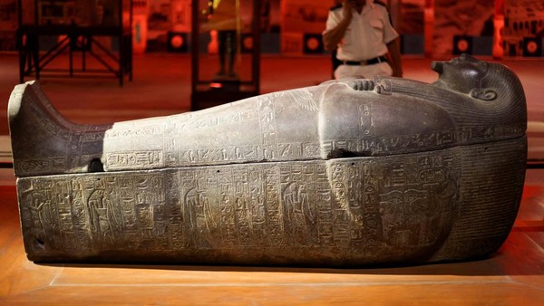 Di museum ini ada Sarkofagus Granit Hitam Raja Psusennes I yang merupakan Firaun ketiga dari Dinasti ke-21.  