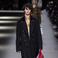 Nikolai sendiri cukup dikenal publik sebagai model. Pria tersebut mulai berkarier di industri fashion sejak 2018. Ia debut di fashion show Burberry dan tak lama kemudian dikontrak oleh agensi modeling, Scoop Models.Foto: Instagram @prins.nikolai