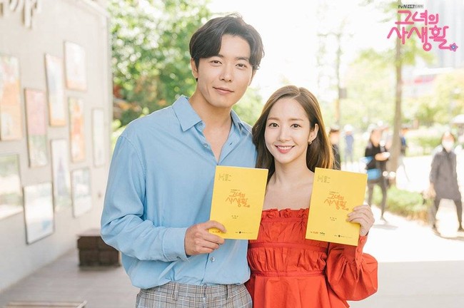 Saat membintangi drama Korea Her Private Life pada 2019, Park Min Young dinilai masih terlihat segar dan berseri-seri. Foto: Instagram