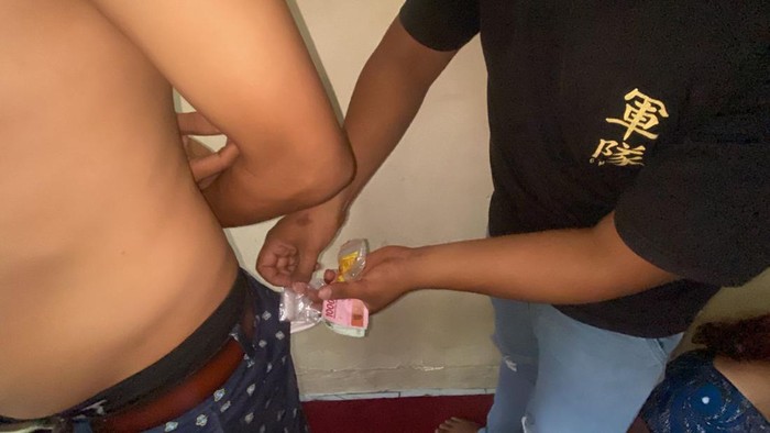 tim Satresnar Polresta Mataram saat penangkapan residivis kasus narkotika