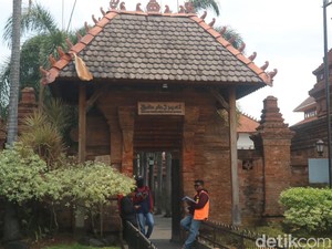 Inikah yang Bikin Menara Kudus Jarang Didatangi Pejabat?