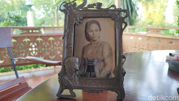 Potret Nyonya Jawa milik Ronny Mediono yang diyakini sebagai Nyai Saritem, Rabu (28/9/2022).