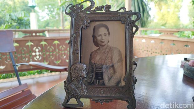 Potret Nyonya Jawa milik Ronny Mediono yang diyakini sebagai Nyai Saritem, Rabu (28/9/2022).