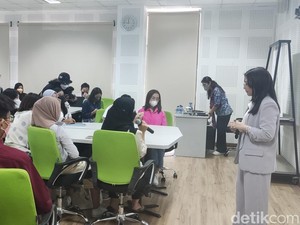 Sambil Beri Kuliah di Fisipol UGM, Prilly Kenang Perjuangan Jadi Aktris