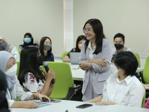 Prilly Ngajar di Fisipol UGM, Mahasiswa Tanya Begini