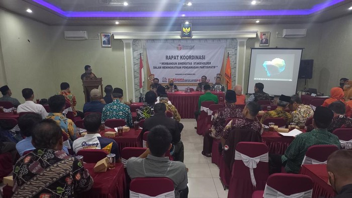 Rakor Bawaslu Wonogiri dengan parpol dan sejumlah pihak di Kecamatan Ngadirojo, Wonogiri.