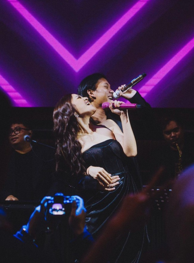 Banyak netizen yang mendoakan agar hubungan Mahalini dan Rizky Febian bisa langgeng sampai ke pernikahan. Wajah keduanya pun disebut-sebut jadi semakin mirip. “Mirip sih smg jodoh,” komentar salah seorang netizen. Foto: Instagram/@mahaliniraharja