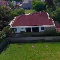 Inilah penampakan rumah Sania jika dilihat dari atas. Rumah dua lantai tersebut hadir dengan halaman belakang yang dilengkapi kolam renang.(Foto: YouTube/Trans7 Official)