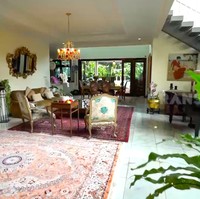 Dengan konsep yang terbuka, rumah pelantun Santai itu terlihat lebih lapang. (Foto: YouTube/Trans7 Official)
