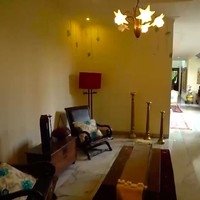 Aura klasik sudah terpancar dari interior-interior di area ruang tamu. (Foto: YouTube/Trans7 Official)