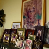 Foto-foto Sania pada masa keemasannya sebagai salah satu penyanyi R&B Tanah Air. Masih ada yang rambut keribonya yang khas? (Foto: YouTube/Trans7 Official)