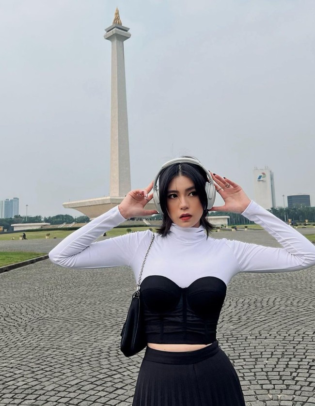 Acara Le Defle LOreal Paris sendiri akan digelar di Ecole Militaire pada 2 Oktober 2022 waktu Paris. Acara tersebut sudah berjalan selama 5 tahun sebagai salah satu bagian resmi dari Paris Fashion Week. Foto: Instagram/@tamaradai