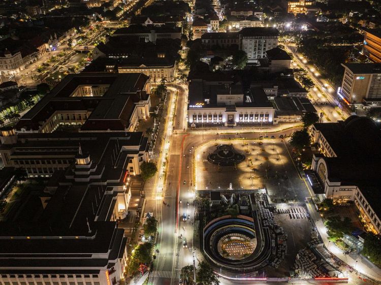 Temaram Kota Tua di Gelap Malam
