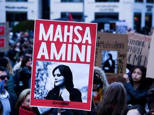 83 Orang Tewas Selama Protes Iran Atas Kematian Mahsa Amini