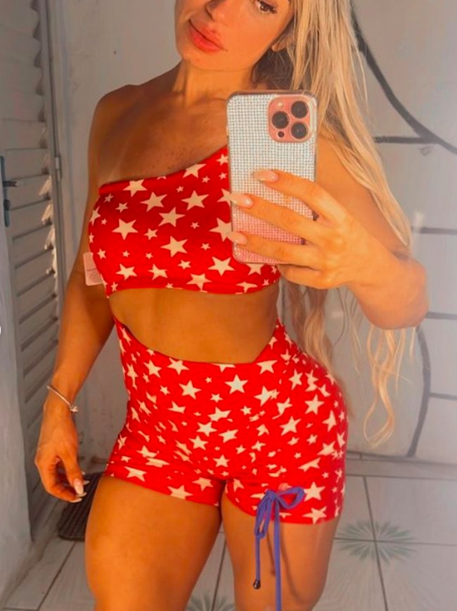 Kaki kekarnya ini menjadi sorotan dunia. Banyak yang menganggap kakinya tersebut seksi. Foto: dok. Instagram/@love_lifeanne