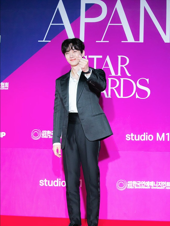 Drama Korea yang dibintangi Lee Jun Ho, The Red Sleeve menyabet tiga penghargaan sekaligus termasuk ‘Drama of the Year’ dan ‘Top Excellence Award, Actor in a Mini Series’ yang dimenangkan personel 2PM itu. Foto: Instagram