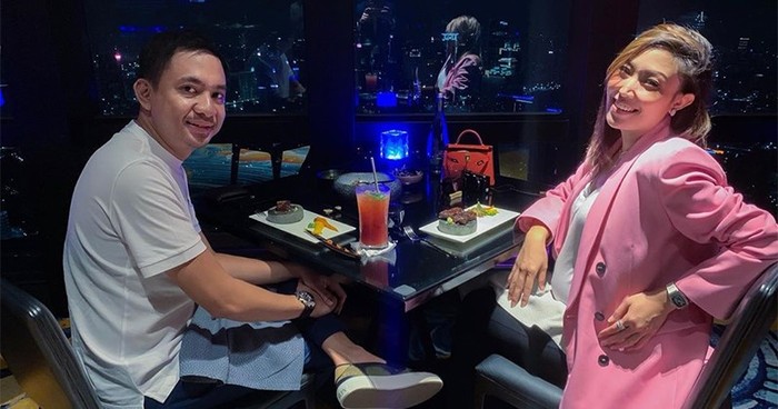 Ayu Dewi dan Regi Datau Ayu Dewi dan Regi Datau