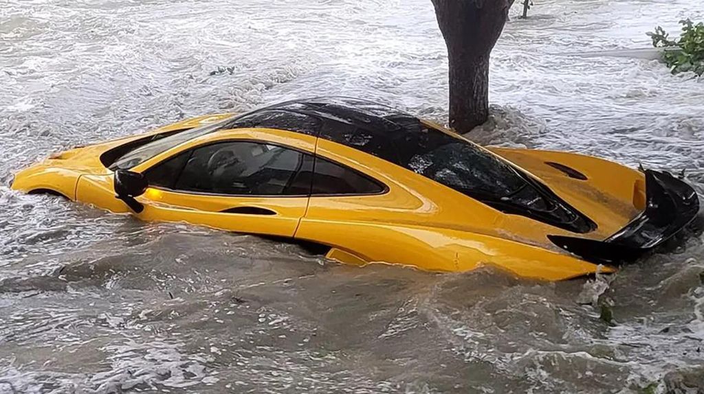 Duh! Baru Dibeli Seminggu, McLaren P1 Seharga Rp 22 M Terendam Banjir