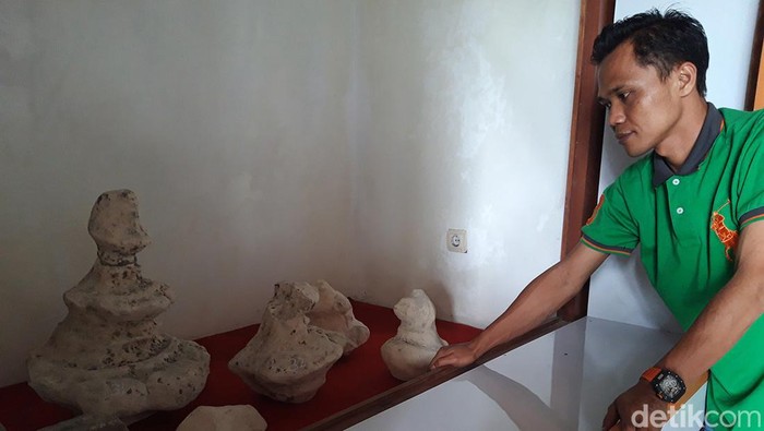 Batuan diduga mahkota candi dari batuan putih di Museum R Hamong Boyolai, Jumat (30/9/2022).