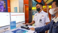 Ditargetkan pada awal 2023, layanan ini sudah bisa diterapkan di seluruh stasiun KA Jarak Jauh di berbagai daerah.
