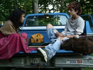 Cuplikan Timothee Chalamet Perankan Kanibal di Bones and All