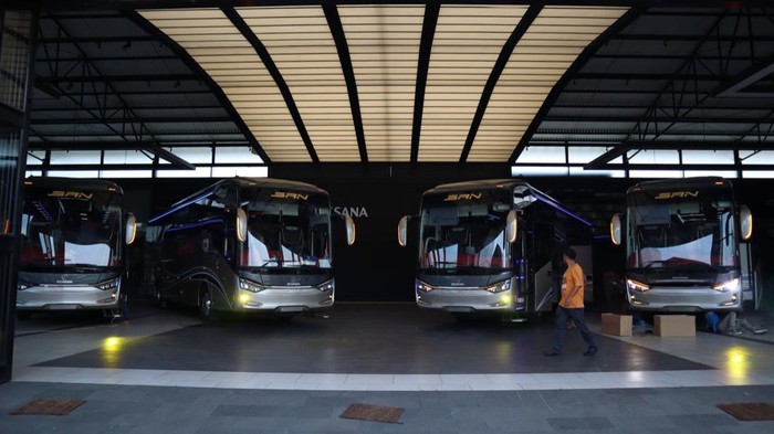 Bus baru PO SAN buatan karoseri Laksana Semarang Bus baru PO SAN buatan karoseri Laksana Semarang