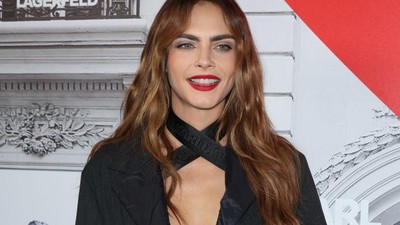 Foto: Penampilan Cara Delevingne Tampak Normal Setelah Isu Mental Breakdown