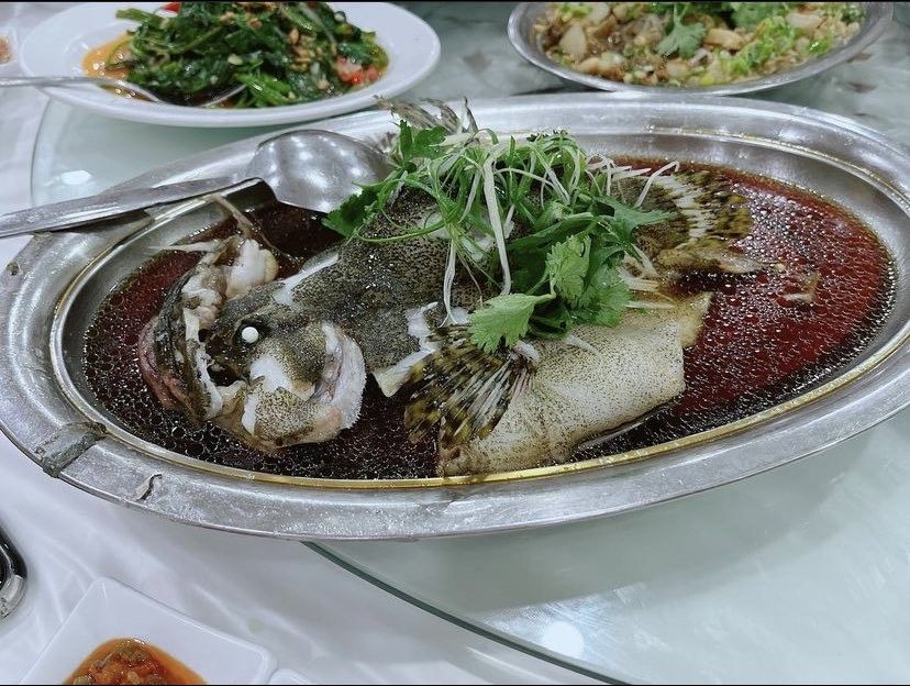Chenle NCT makan seafood di Sunter