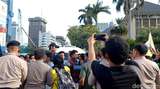 Blokade Jl MH Thamrin Jakpus, Massa Mahasiswa Saling Dorong dengan Polisi