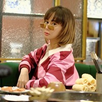 Ketika hadir menjadi bintang tamu di acara YouTube milik dokter Richard Lee, Denise secara terang-terangan membongkar fakta mengejutkan terkait dirinya yang menjadi selingkuhan suami artis yang berinisial R. Denise mengatakan jika hubungannya dengan suami artis itu sudah berjalan selama 4 tahun. Namun kini dirinya sudah menyadari kesalahannya dan tak ingin kembali terjerat dalam hubungan terlarang tersebut. Foto: Instagram/@denisechariesta91