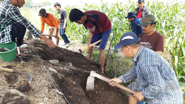 Dinas Pendidikan dan Kebudayaan (Disdikbud) Boyolali melakukan penelitian di situs Gumuk Candi Tlawong, Desa Tlawong, Kecamatan Sawit.
