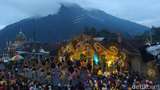Mengintip Kemeriahan Puncak Festival Lima Gunung di Lereng Andong Magelang