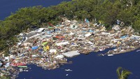 Belasan tempat penampungan sementara didirikan setelah pihak berwenang mengeluarkan perintah evakuasi wajib untuk 2,5 juta orang di seluruh Florida. Namun, pada hari Rabu (28/09), sudah terlambat untuk menyelamatkan diri karena kondisi yang semakin memburuk. Aliran listrik telah terputus untuk lebih dari 1 juta rumah dari lebih dari 11 juta pelanggan di negara bagian Florida, menurut situs web pelacakan poweroutage.us.  