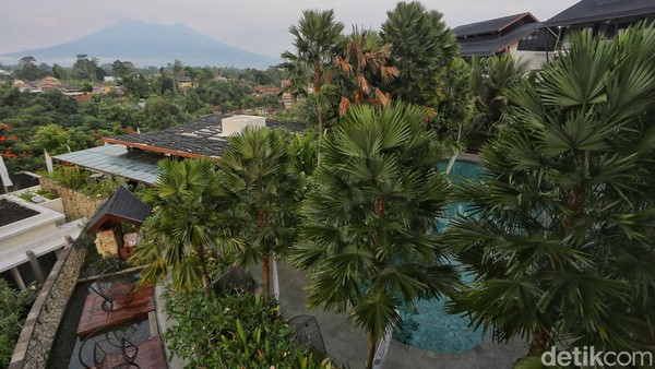 Dengan pemandangan langsung ke Gunung Salak, Pullman Ciawi Vimala Hills Resort Spa & Convention menjadi tempat staycation favorit di masa pandemi dan paska pandemi. 