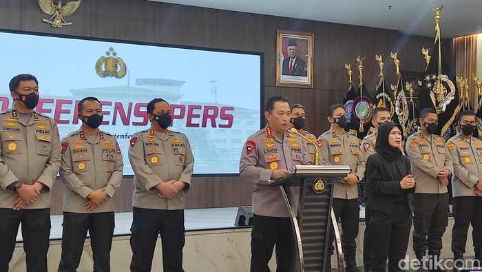 Kapolri Jenderal Listyo Sigit Prabowo konferensi pers terkait perkembangan terbaru kasus Ferdy Sambo