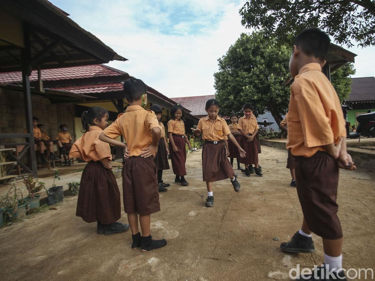 Kenal Lebih Dekat Anak-anak Sekolah Dasar di Ujung Negeri