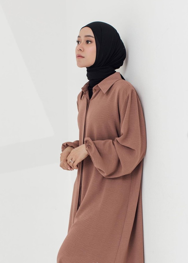 Isu keretakan rumah tangga Lesti Kejora dan Rizky Billar belakangan sedang menjadi sorotan. Lesti dikabarkan melaporkan suaminya sendiri ke pihak kepolisian atas dugaan KDRT. Foto: Instagram/@lestykejora