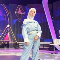 Dalam beberapa foto terbaru yang diunggahnya, penampilan Lesti memang terlihat sedikit lebih langsing. Wajahnya pun jadi tampak semakin tirus. Namun bisa jadi hal itu karena efek editan atau angle pengambilan fotonya saja. Foto: Instagram/@lestykejora