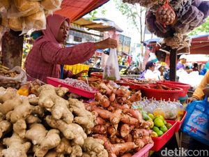 Harga Bawang Merah Naik, Bawang Putih Turun di Denpasar Siang Ini