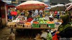 Melihat Aktivitas Pasar Saat Harga Pangan Jakarta Turun Hari Ini