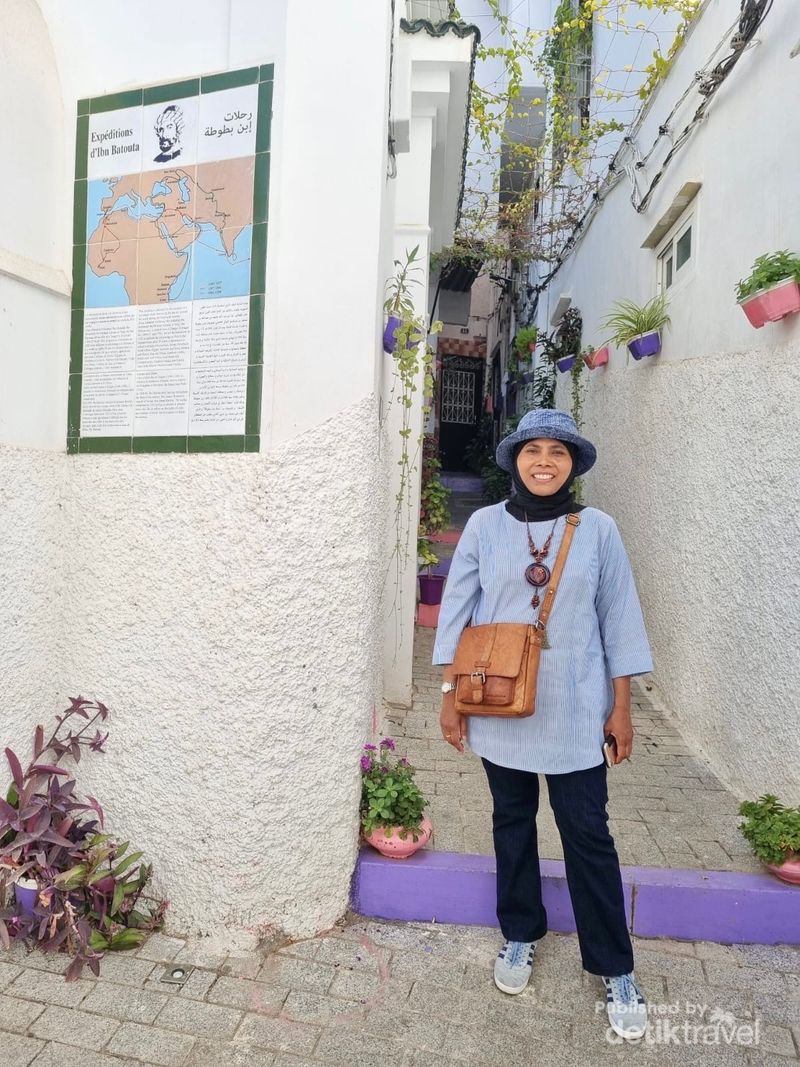Mengunjungi Tangier Kotanya Sang Penjelajah Ibnu Batuta Sampai juga saya di makam Ibnu Batuta meski harus melewati gang kecil yang berliku