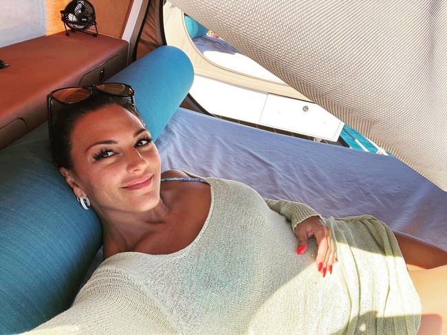 Menurut Missy, berpelukan bisa menyembuhkan tubuh, pikiran, dan jiwa. Pekerjaan dan penampilannya membuat orang curiga, tapi ia bersikeras bukan pekerja seks komersial.Foto: Instagram Missy Robinson