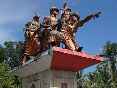 Di Blitar ada Monumen Trisula. Monumen tersebut dibangun sebagai pengingat bahwa di tempat tersebut pernah terjadi Penumpasan PKI.